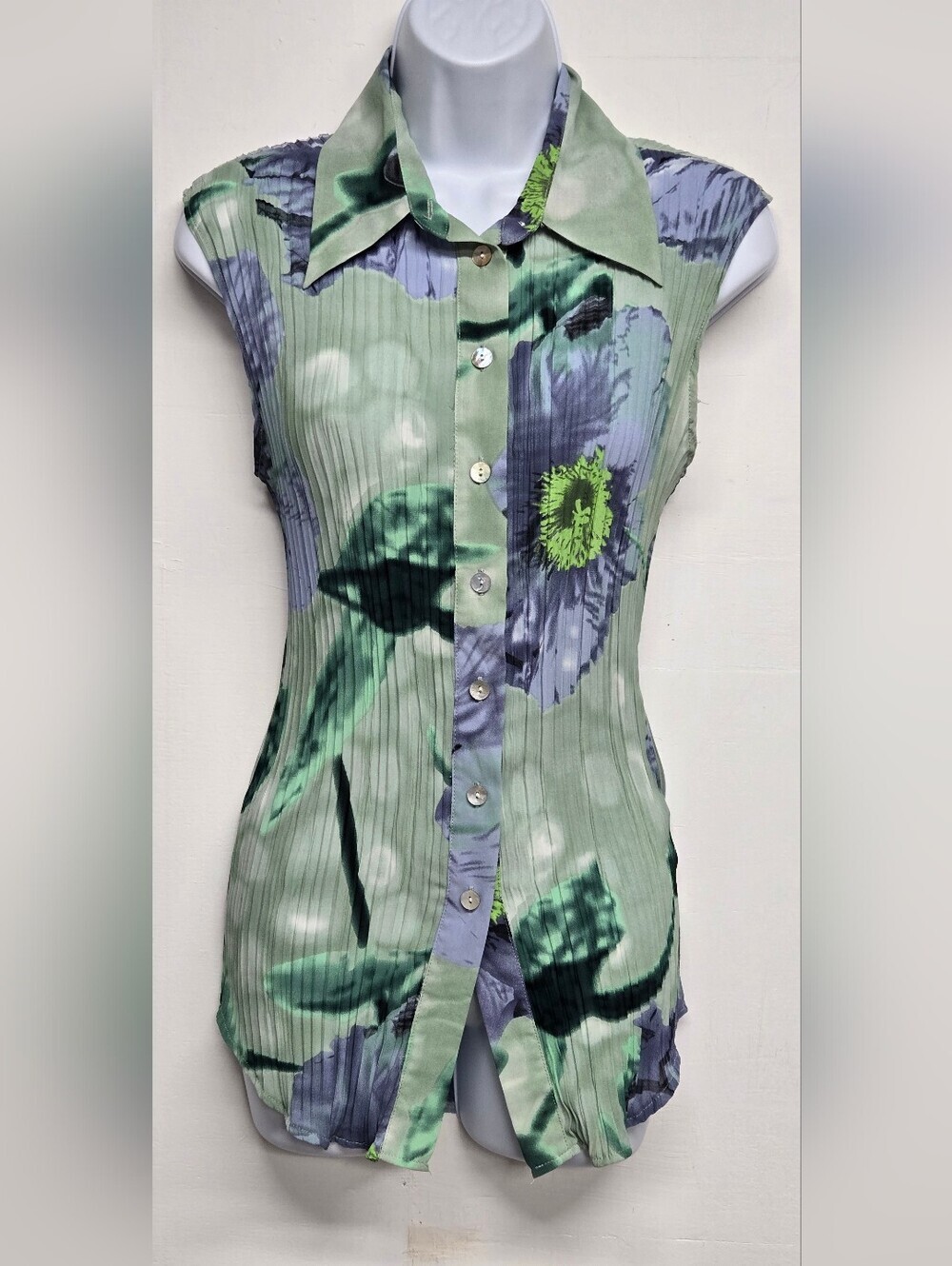 Fancy Lady L Top Collared Button Down Sleeveless Accordion Pleats